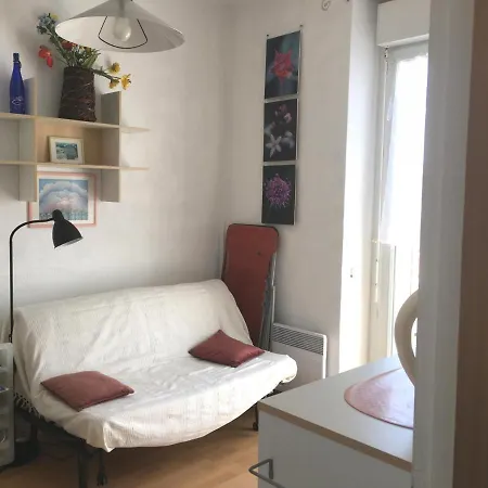 Ideal Au Centre-ville De La Tranche-sur-mer, A 80m De La Plage, Avec Balcon Et Apercu - Fr-1-357-240