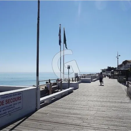 Ideal Au Centre-ville De La Tranche-sur-mer, A 80m De La Plage, Avec Balcon Et Apercu - Fr-1-357-240 Διαμέρισμα *